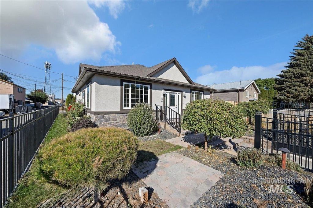 Photo of 130 E Ave B, Jerome, ID 83338 (MLS # 98964069)