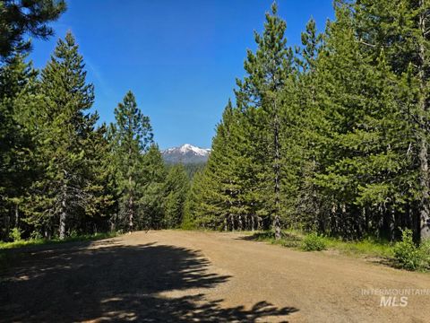 Photo of 5 Laurins Ln, Cascade, ID 83611 (MLS # 98990264)