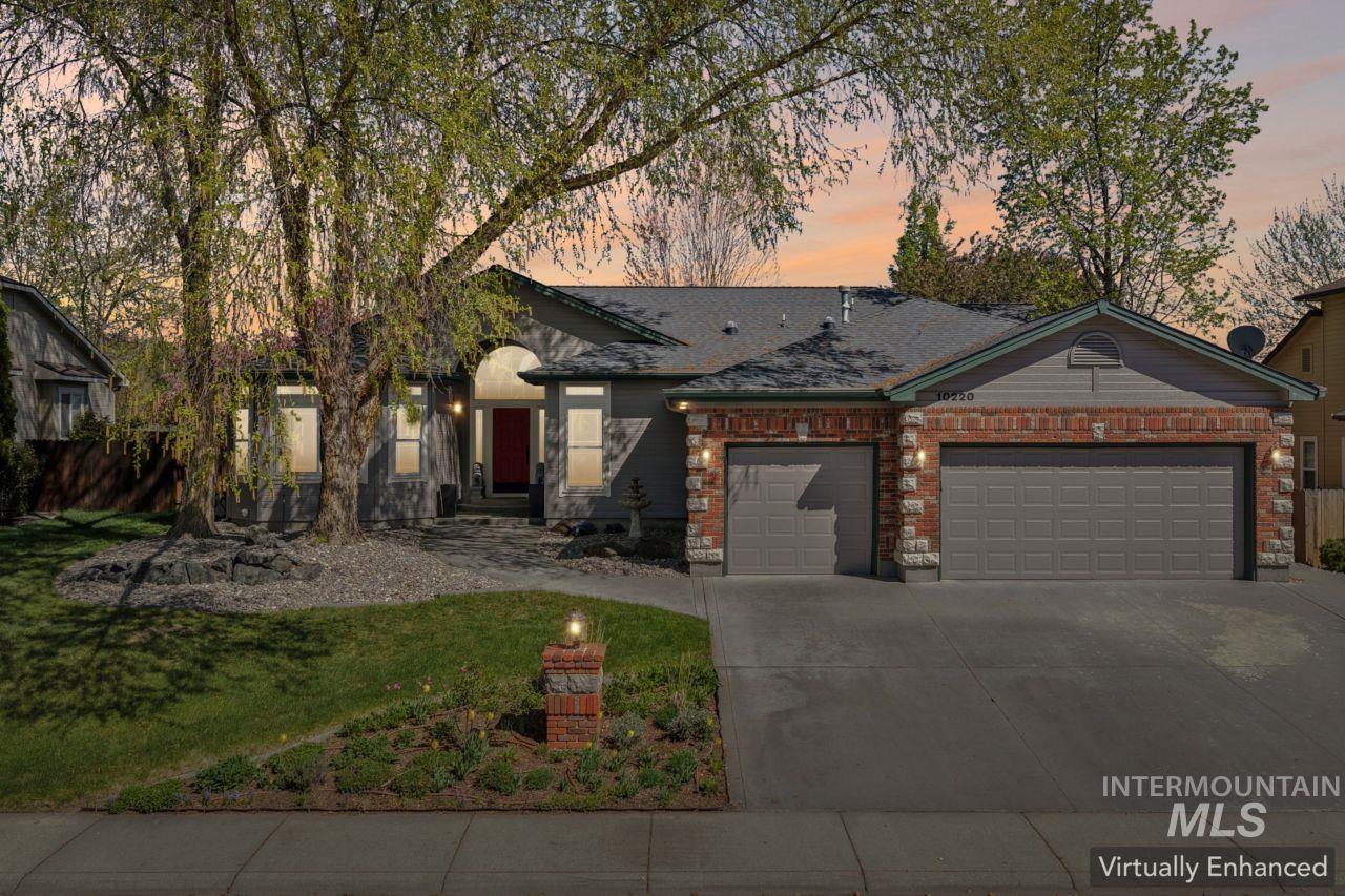 10220 N Palisades Way