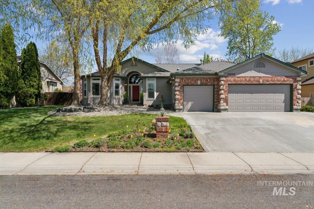 Photo of 10220 N Palisades Way, Boise, ID 83714 (MLS # 98982554)