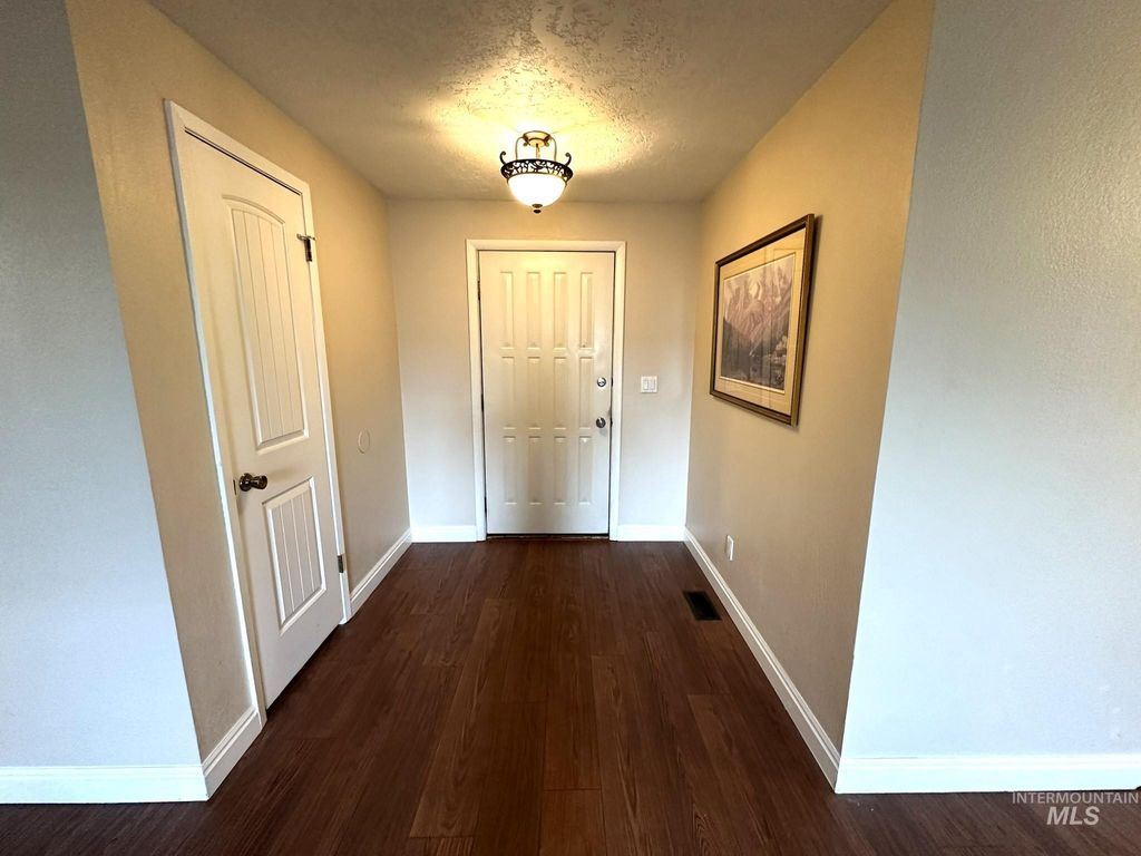 Photo of 2356 SW 2nd Ave, Ontario, OR 97914 (MLS # 98974878)