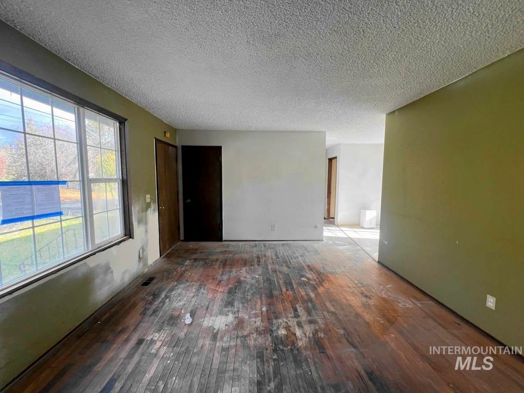 Photo of 905 W Adams Street, Garfield, WA 99130 (MLS # 98967067)