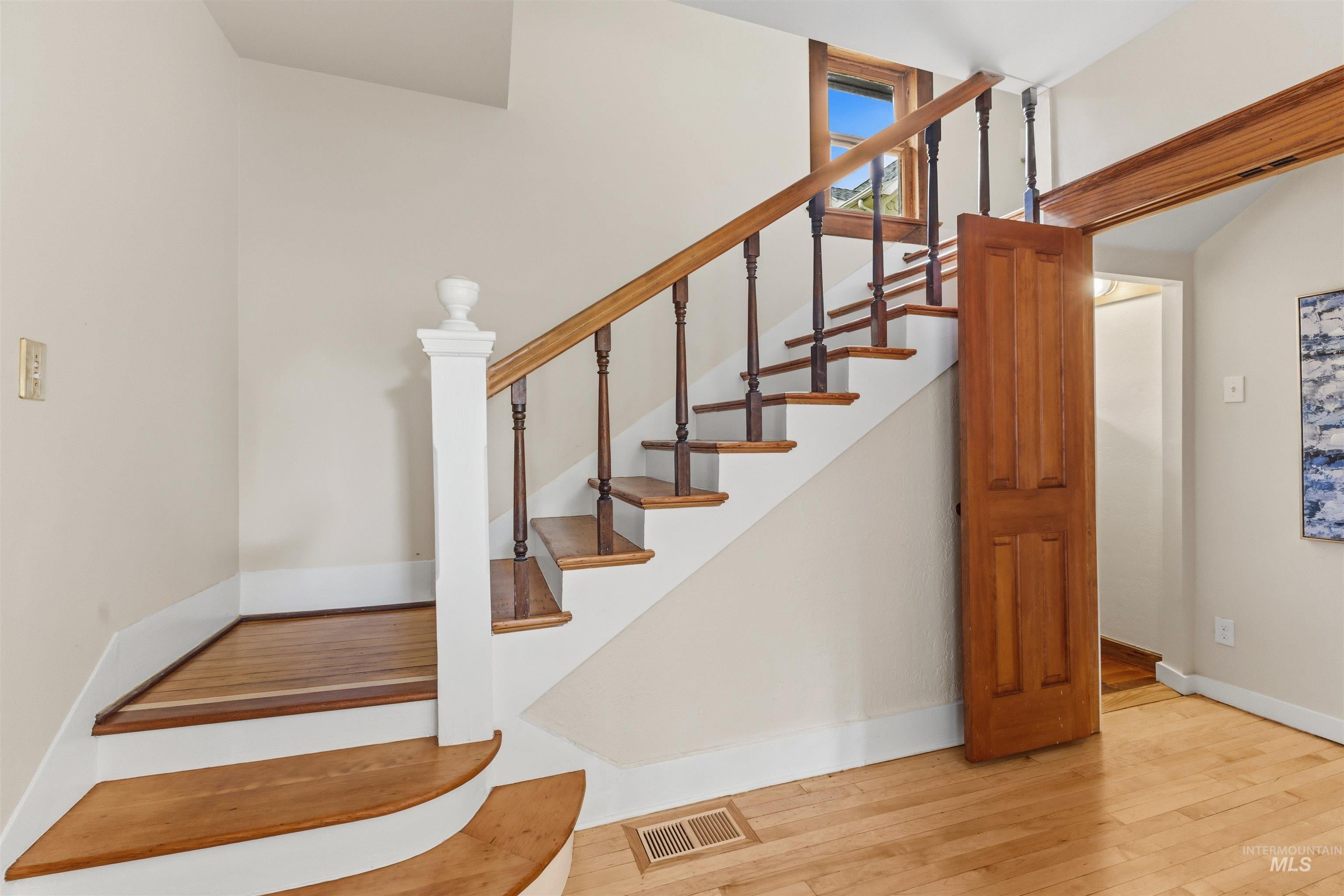 1102 N 16th