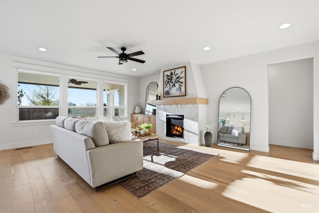 Photo of 6839 N Willowside Ave, Meridian, ID 83646 (MLS # 98981124)