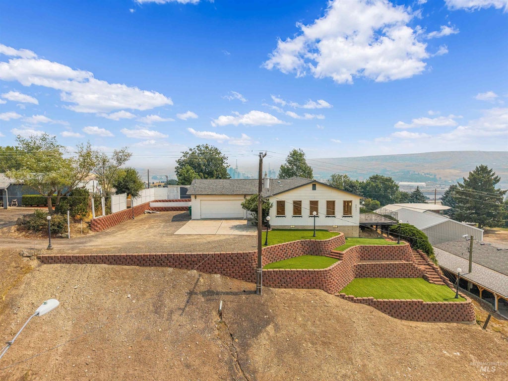 Photo of 1133 Harvest Rd, Lewiston, ID 83501 (MLS # 98996477)
