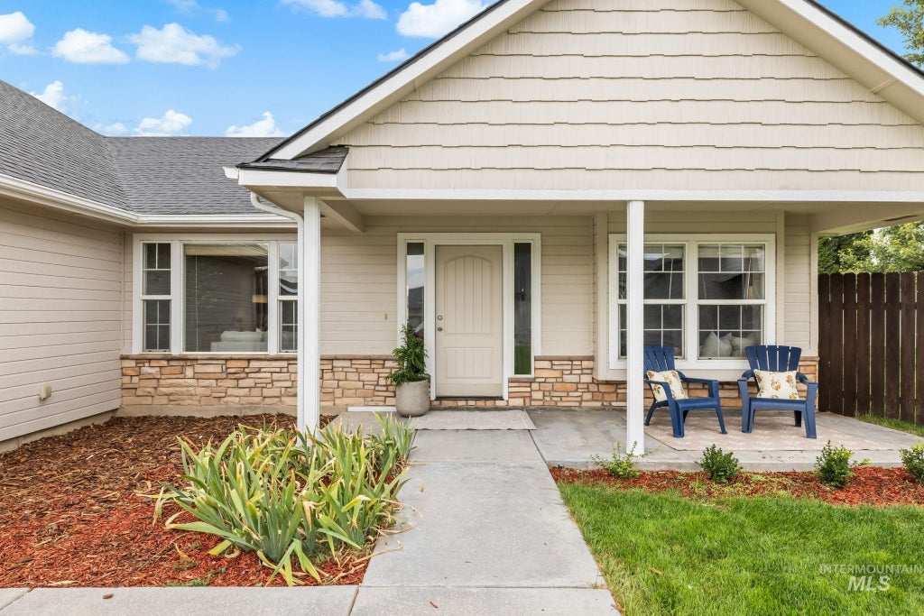 Photo of 16979 N Kettering Ct, Nampa, ID 83687 (MLS # 99002324)