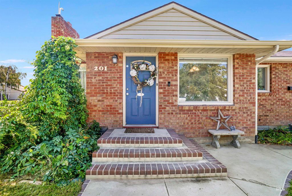 Photo of 201 W 19th Street, Burley, ID 83318 (MLS # 98975241)