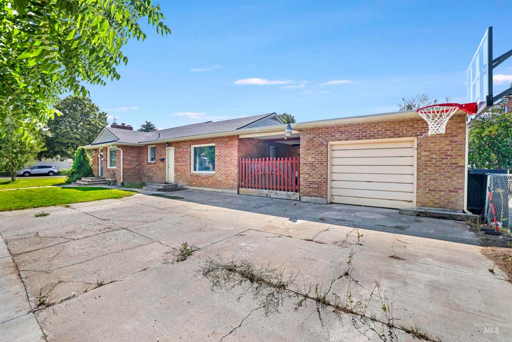 Photo of 201 W 19th Street, Burley, ID 83318 (MLS # 98975241)