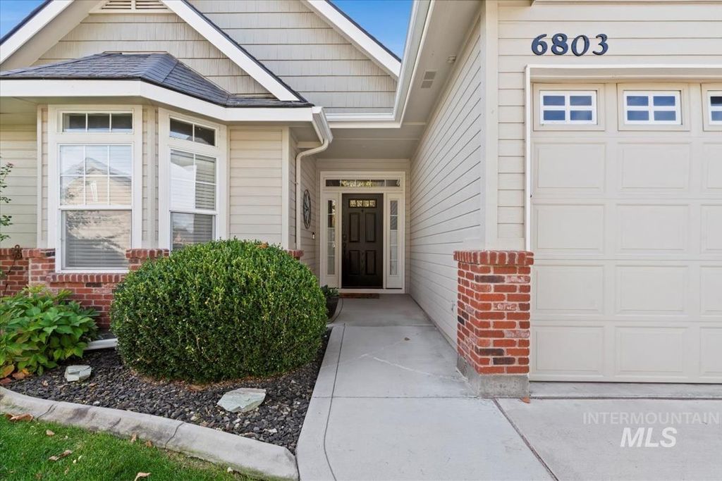 Photo of 6803 E Greens Dr, Nampa, ID 83687 (MLS # 98973432)