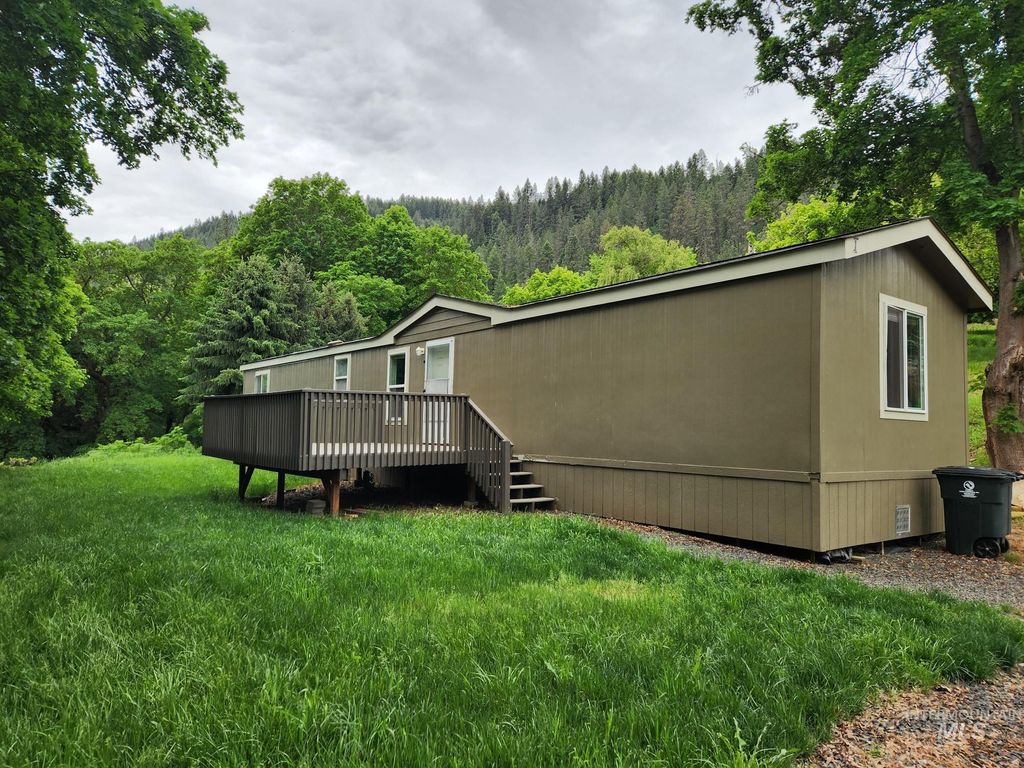 Photo of 135 N Marion St, Peck, ID 83545 (MLS # 98930073)