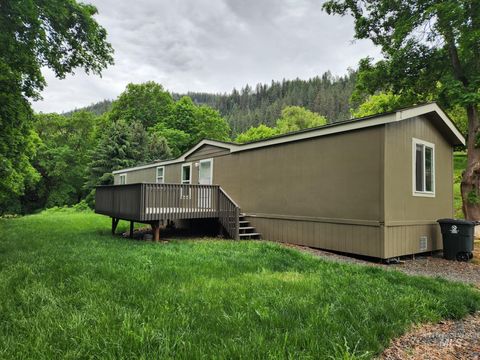 Photo of 135 N Marion St, Peck, ID 83545 (MLS # 98930073)