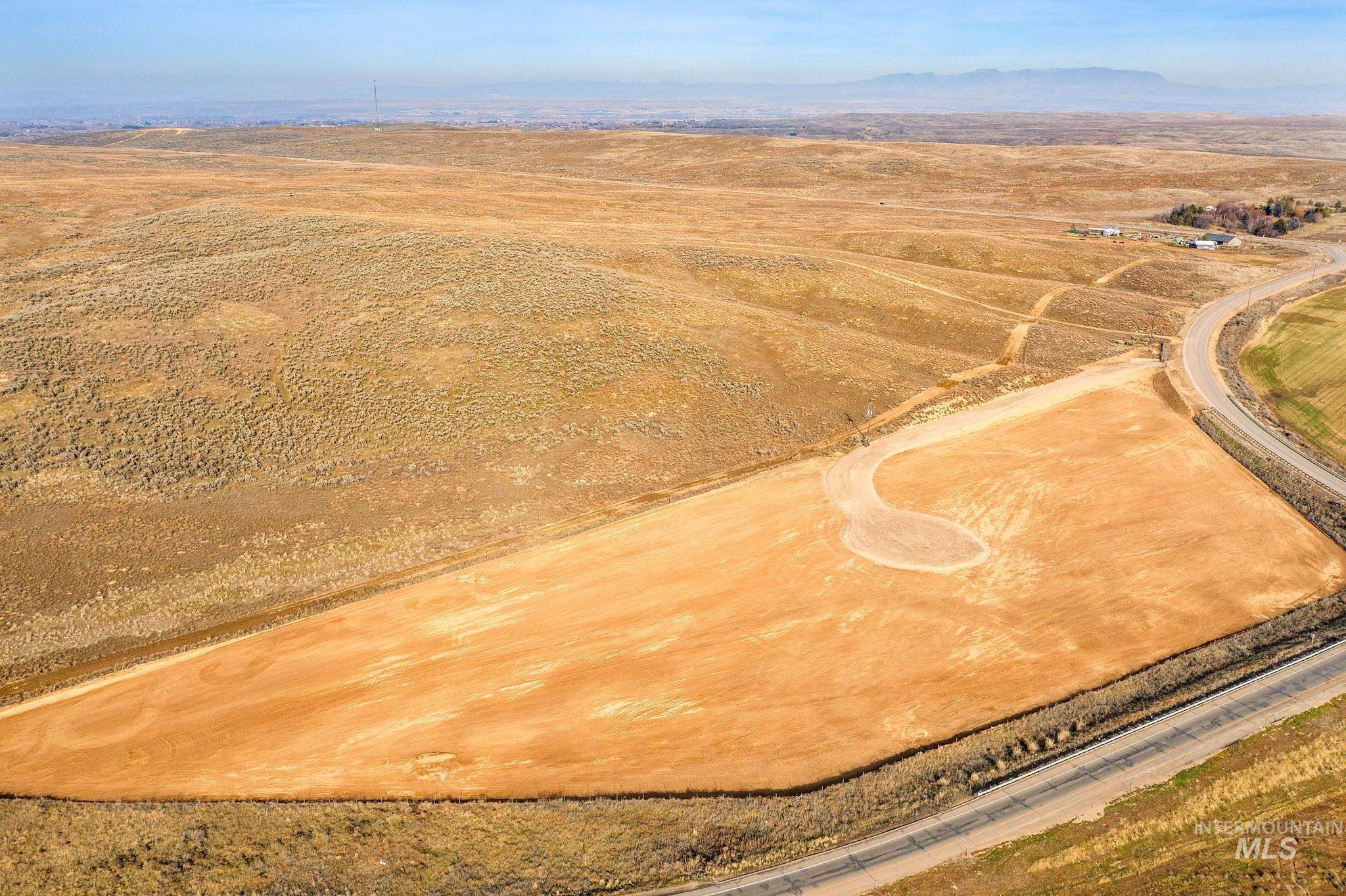Overview of rural landscape with mountains and a desert landscape
