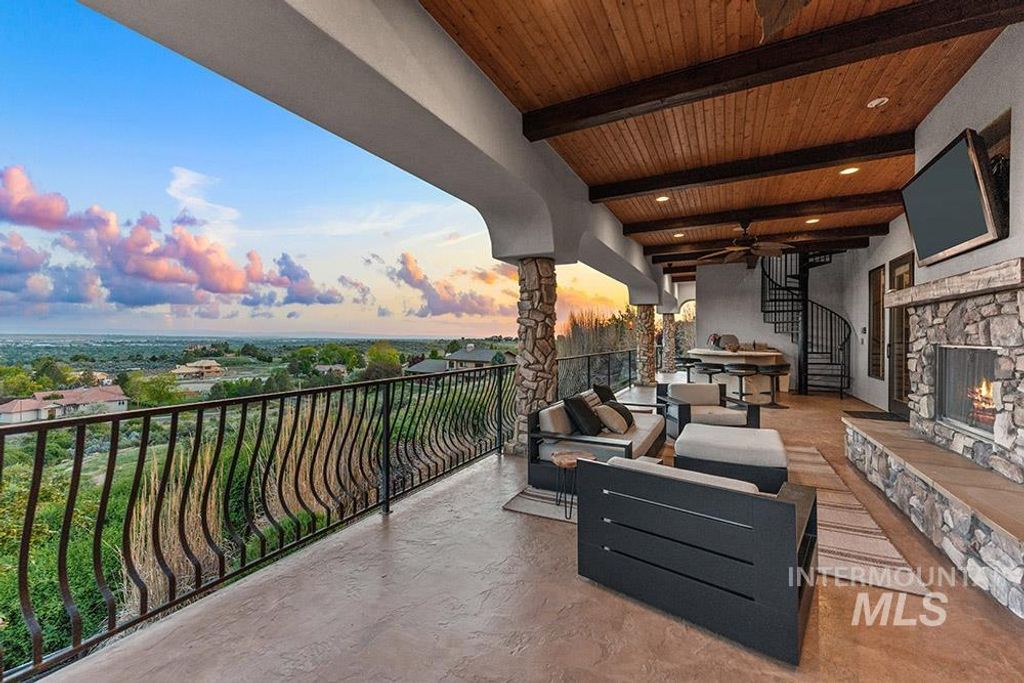 Photo of 473 N Strata Via Way, Boise, ID 83712 (MLS # 98977741)