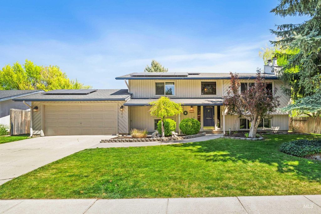 Photo of 764 Meadows Dr, Twin Falls, ID 83301 (MLS # 98985766)