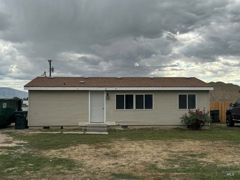 Photo of 1623 16th Street, Heyburn, ID 83336 (MLS # 98963415)