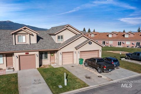 Photo of 21 Mangum Cir #7, Donnelly, ID 83615 (MLS # 98967235)