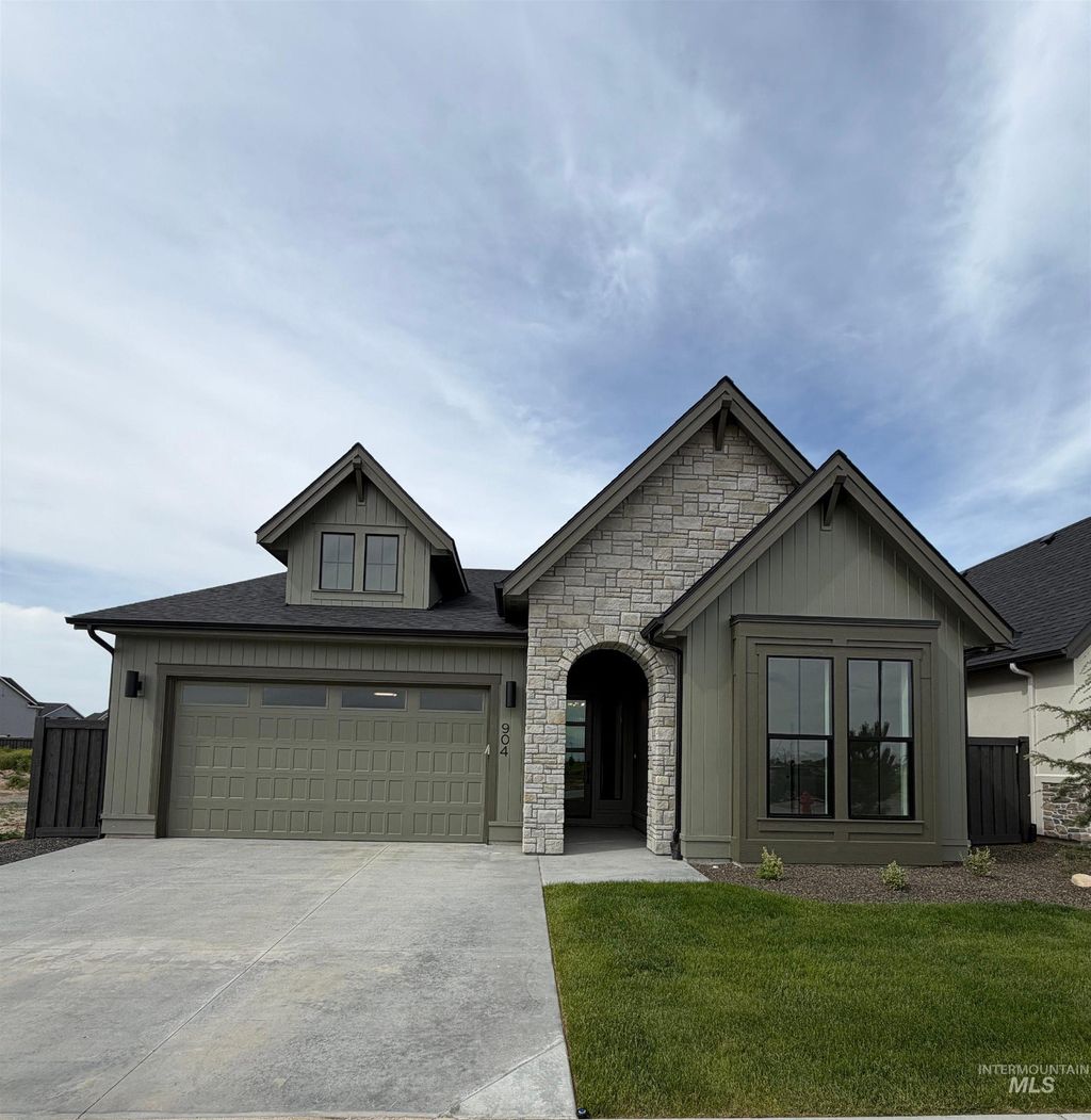 Photo of 904 E Escalation St, Meridian, ID 83642 (MLS # 98984681)