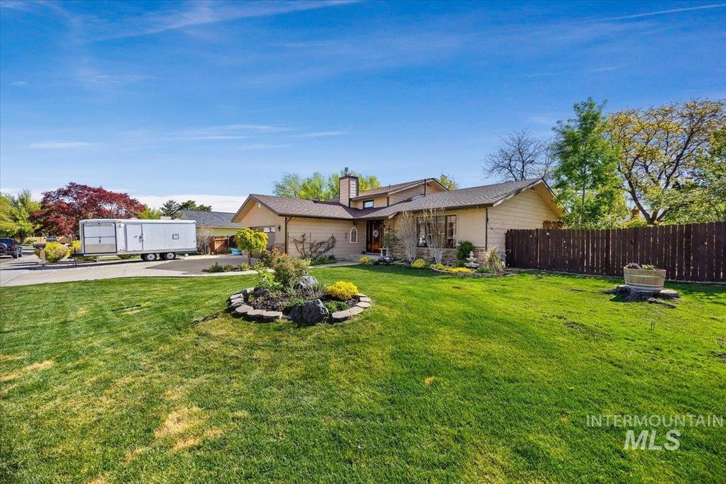 Photo of 956 Bitterroot Pl, Twin Falls, ID 83301 (MLS # 98984448)