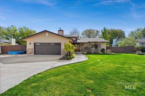 Photo of 956 Bitterroot Pl, Twin Falls, ID 83301 (MLS # 98984448)