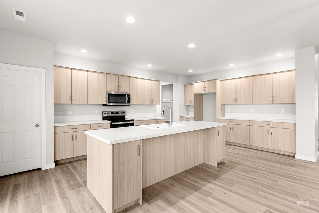 Photo of 17191 N Swan Springs Pl, Nampa, ID 83687 (MLS # 98981591)