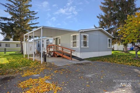 Photo of 198 South Hills Road Unit 142 Rd, Twin Falls, ID 83301 (MLS # 98966325)