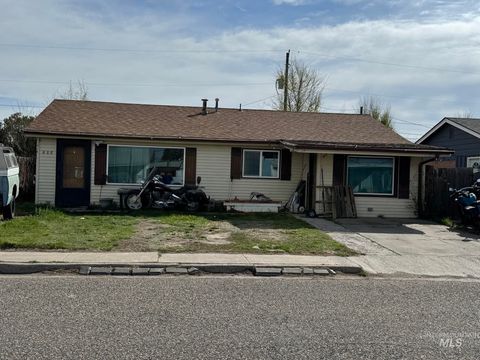 Photo of 608 S C Street, Rupert, ID 83350 (MLS # 98979948)