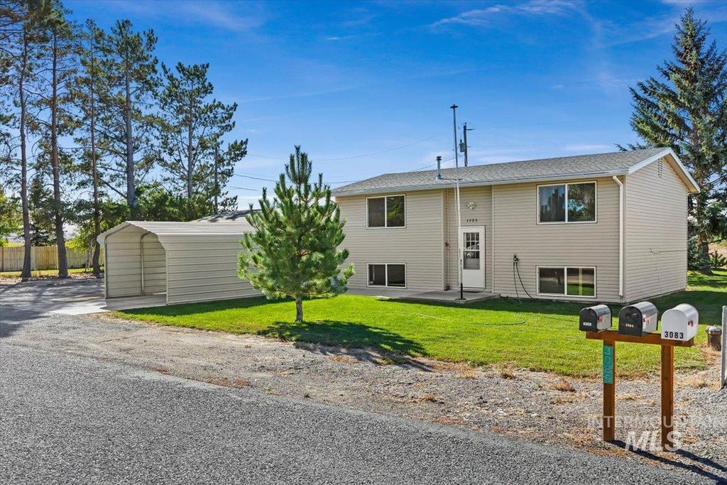 Photo of 3085 Dickson Ave, Twin Falls, ID 83301 (MLS # 99000732)