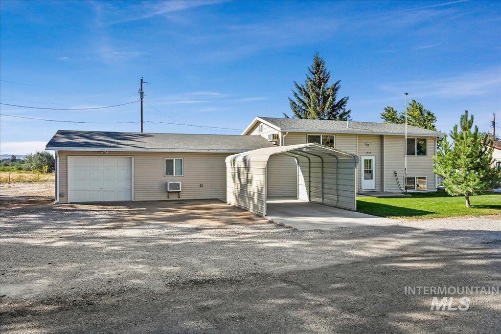 Photo of 3085 Dickson Ave, Twin Falls, ID 83301 (MLS # 99000732)