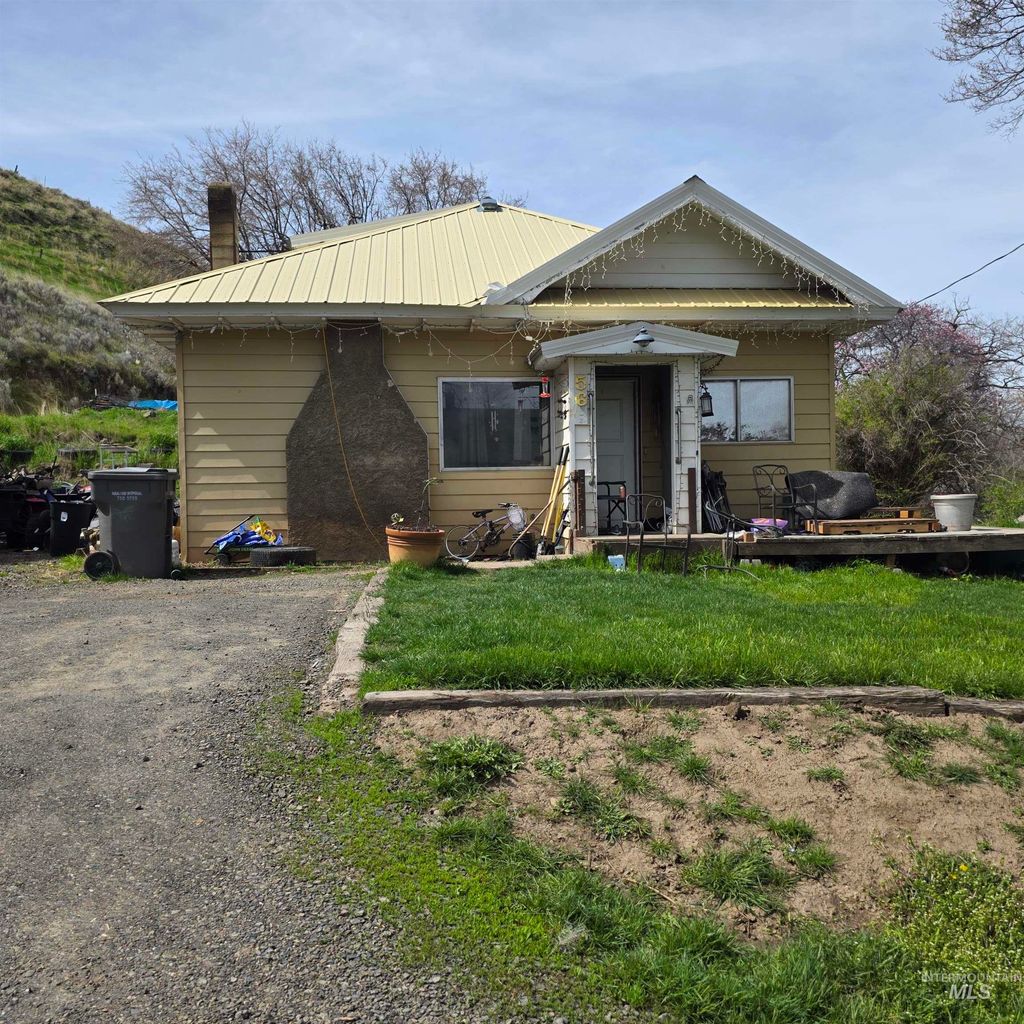 Photo of 560 8th St, Pomeroy, WA 99347 (MLS # 98942449)