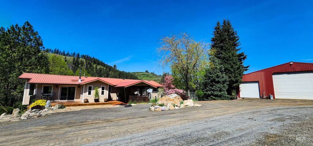 Photo of 106 S Newsome St, Harpster, ID 83552 (MLS # 98984505)