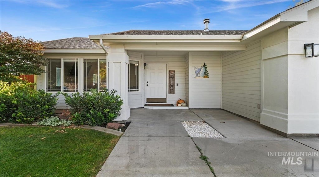 Photo of 2117 E Olympic Avenue, Nampa, ID 83686 (MLS # 99004517)