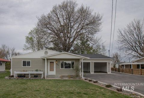 Photo of 252 SE Boulevard Blvd, New Plymouth, ID 83655 (MLS # 98979880)