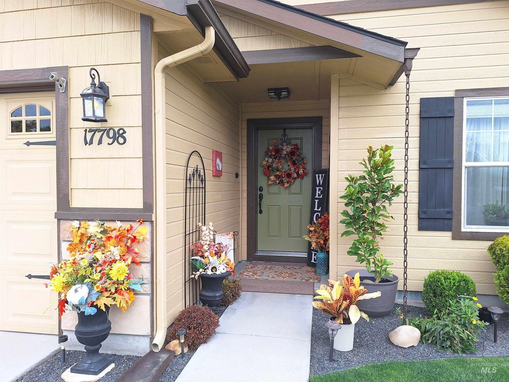 Photo of 17798 Mesa Springs Ave, Nampa, ID 83687 (MLS # 98963547)