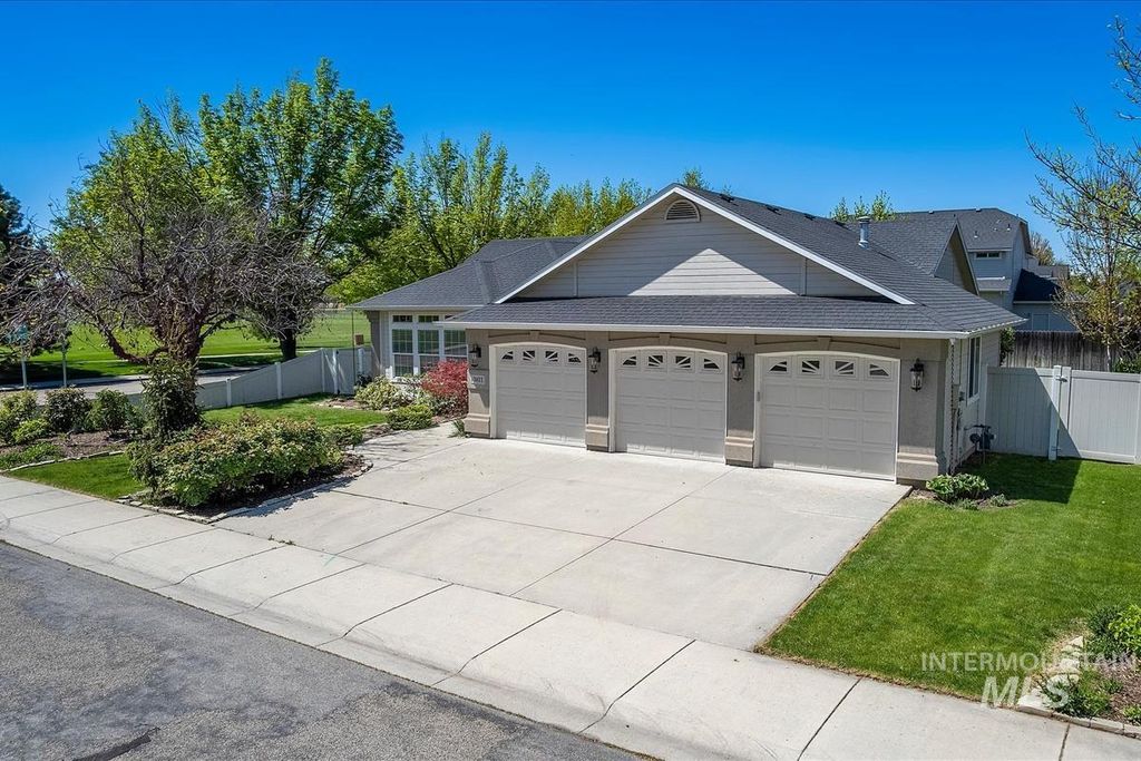 Photo of 3611 N Price Way, Meridian, ID 83646 (MLS # 98984635)
