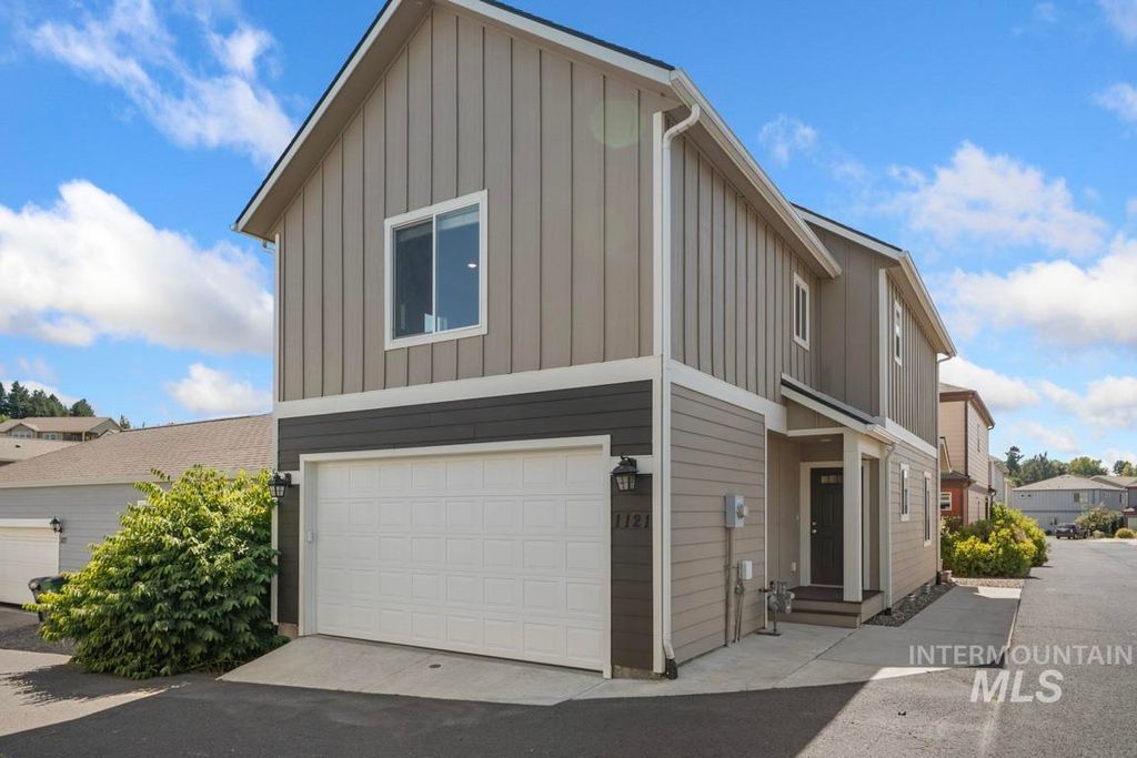 Photo of 1121 Sundial Ln, Moscow, ID 83843 (MLS # 98958940)