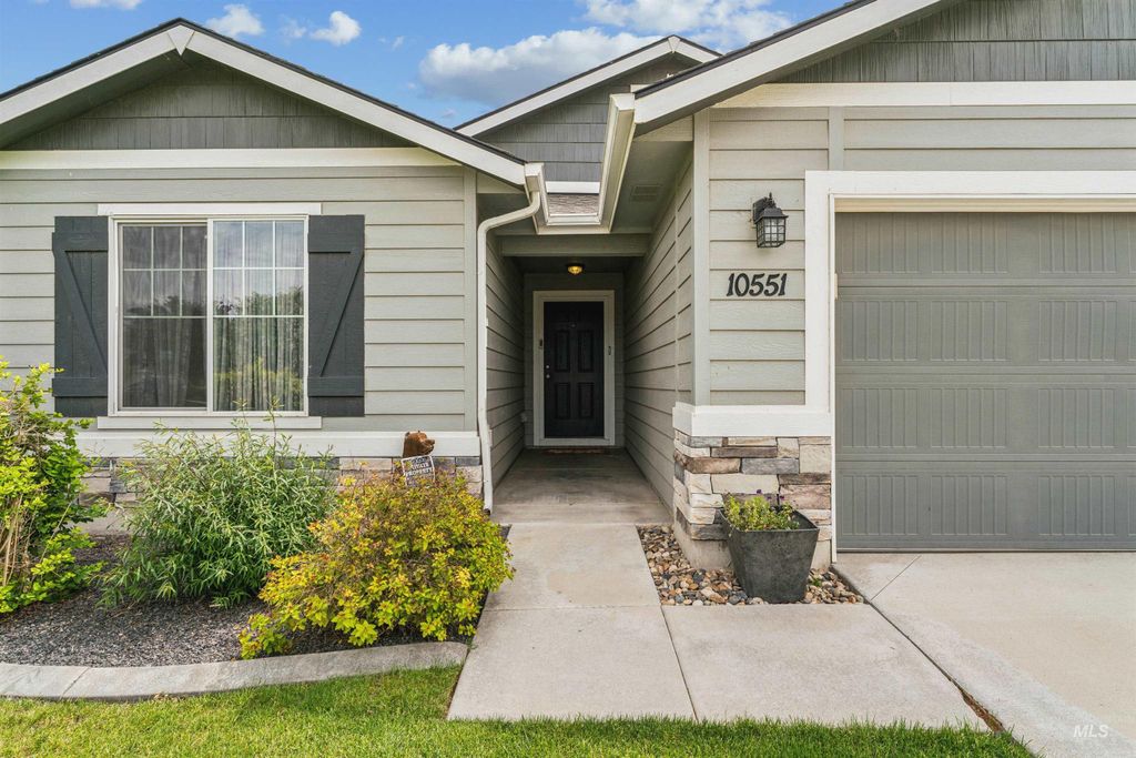 Photo of 10551 Avalon St, Nampa, ID 83687 (MLS # 98988404)
