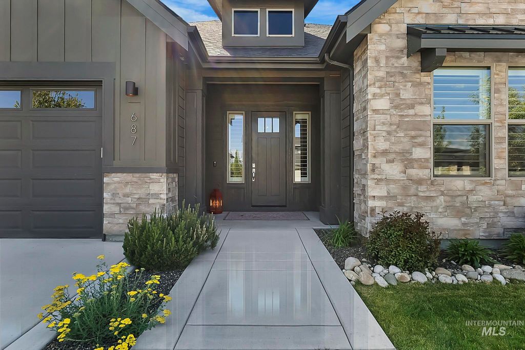 Photo of 687 S Short Ln, Eagle, ID 83616 (MLS # 98985087)