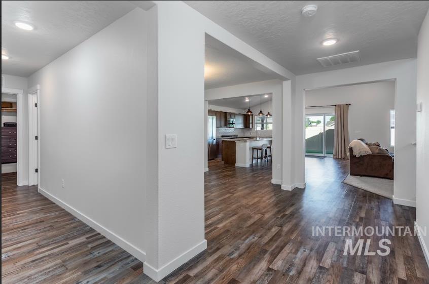 15633 N Cultivar Ave