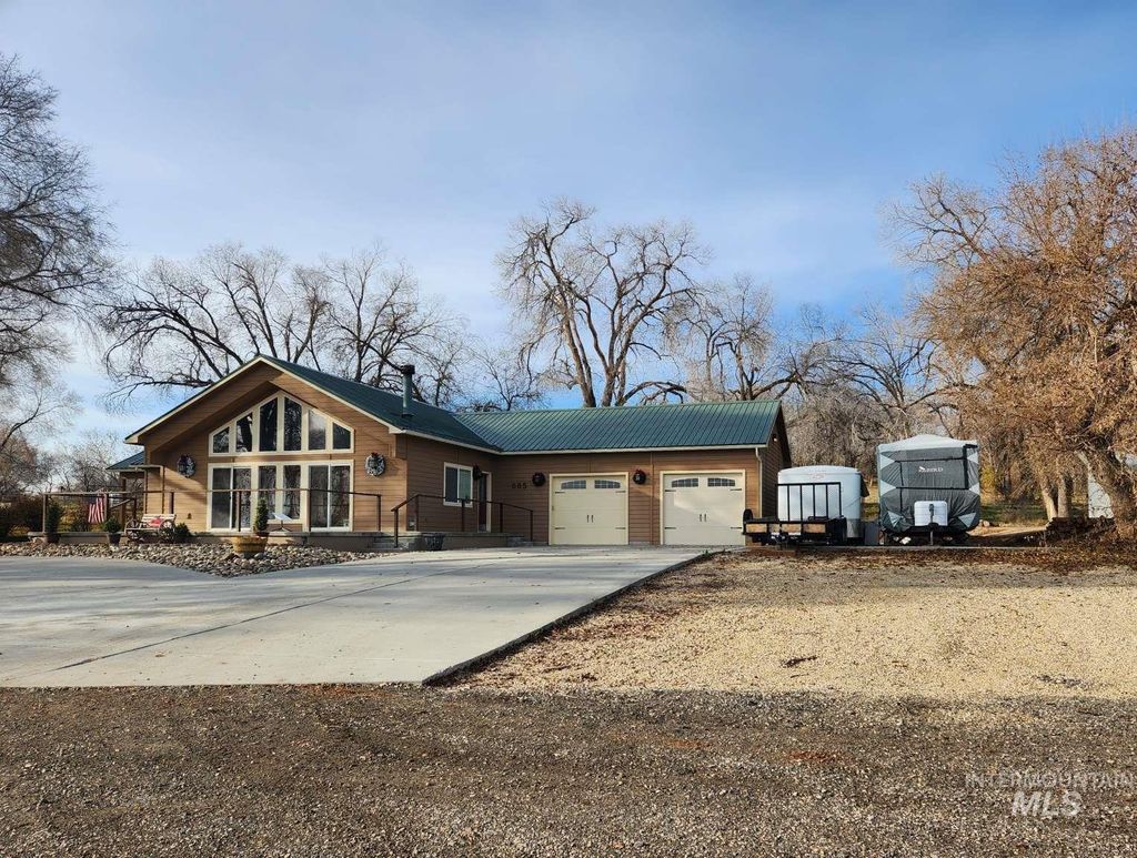 Photo of 685 King Ave, Ontario, OR 97914 (MLS # 98969138)