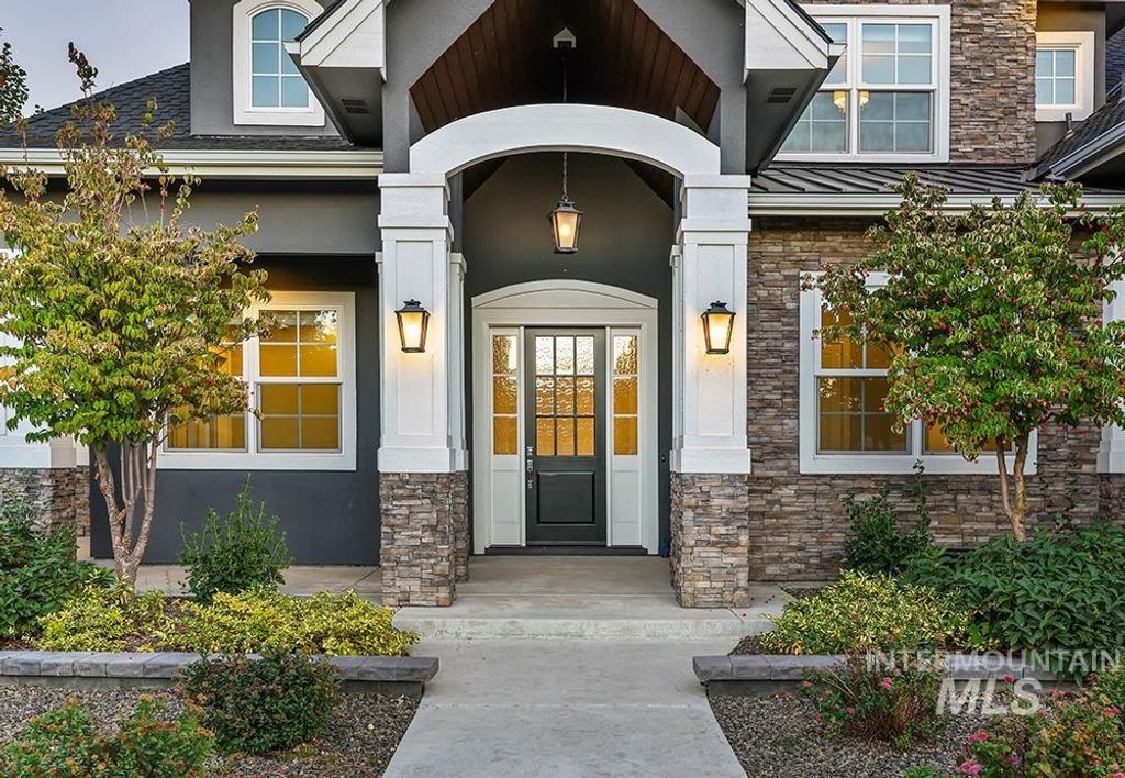 Photo of 844 S Lake Pointe Way, Eagle, ID 83616 (MLS # 98964720)