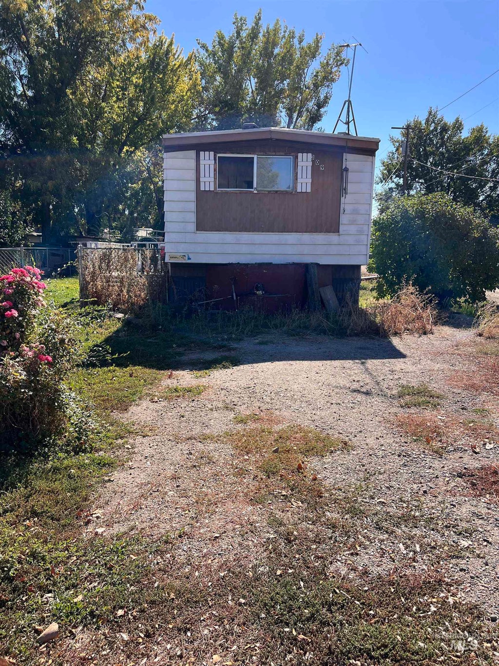 Photo of 309 W Maple St, New Plymouth, ID 83655 (MLS # 99003101)