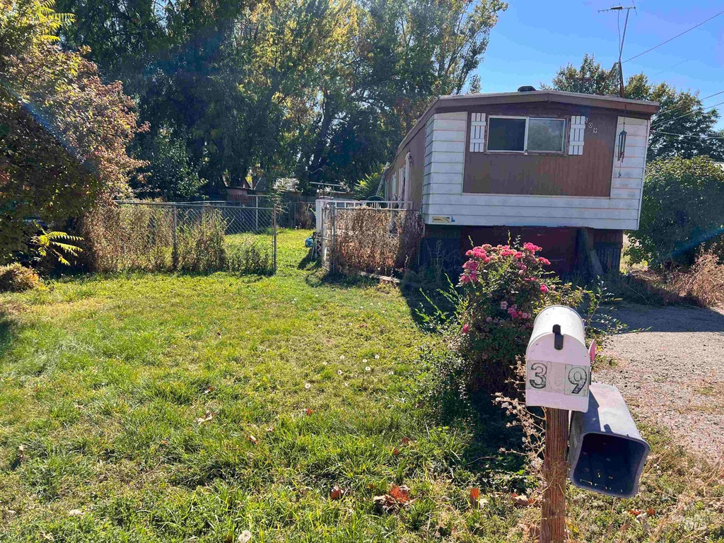 Photo of 309 W Maple St, New Plymouth, ID 83655 (MLS # 99003101)