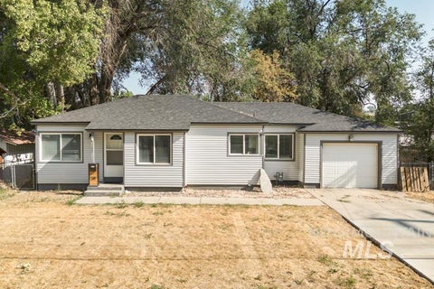 Photo of 730 E Cedar St, Pocatello, ID 83201 (MLS # 98996451)