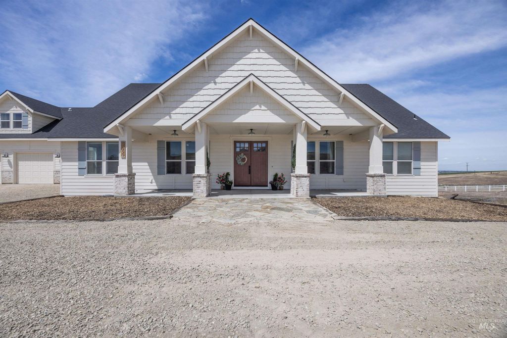 Photo of 9853 Salmon Ridge Pl, Nampa, ID 83686 (MLS # 98987536)