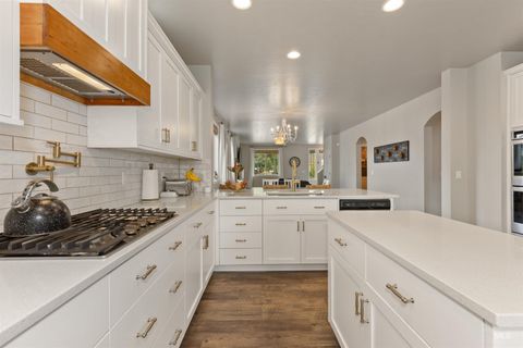 Photo of 365 N Tullshire Ave, Eagle, ID 83616 (MLS # 98977574)