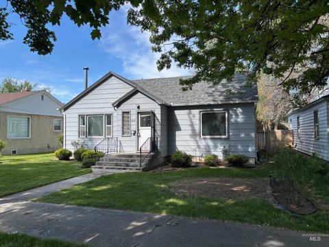 Photo of 415 S Diamond ST, Nampa, ID 83686 (MLS # 98991167)