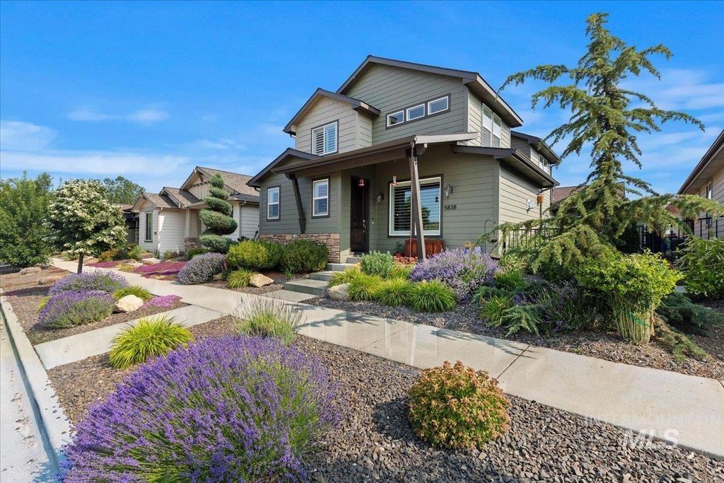 Photo of 5838 W Tantallon St, Boise, ID 83714 (MLS # 98968449)