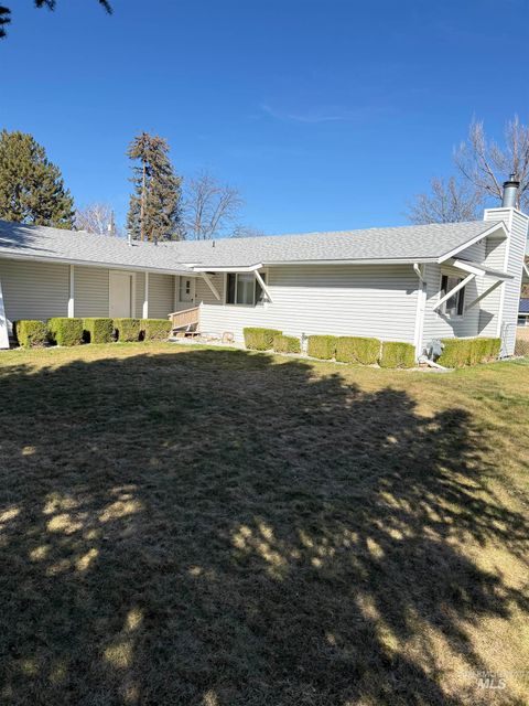 Photo of 1605 Targhee Dr, Twin Falls, ID 83301 (MLS # 98977582)