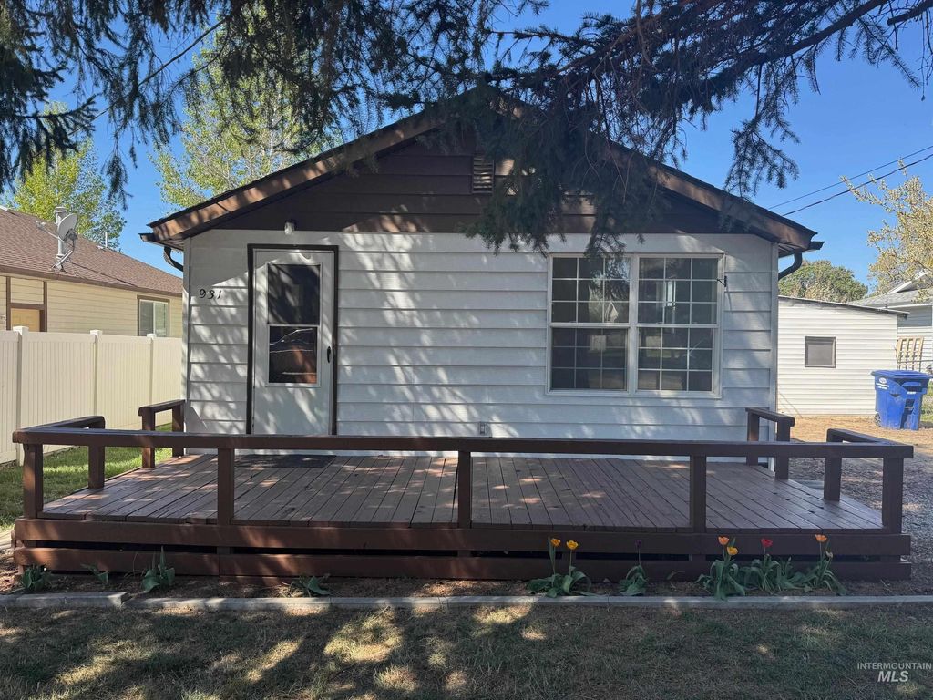 Photo of 931 S Fillmore St, Jerome, ID 83338 (MLS # 98980192)