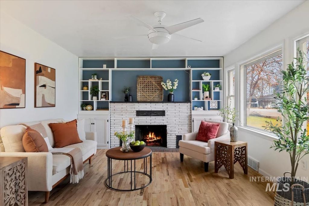 Photo of 2090 N Washington Ave, Emmett, ID 83617 (MLS # 98969364)